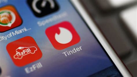 tinder leaks|Over 70,000 Tinder Photos of Women Dumped Online.